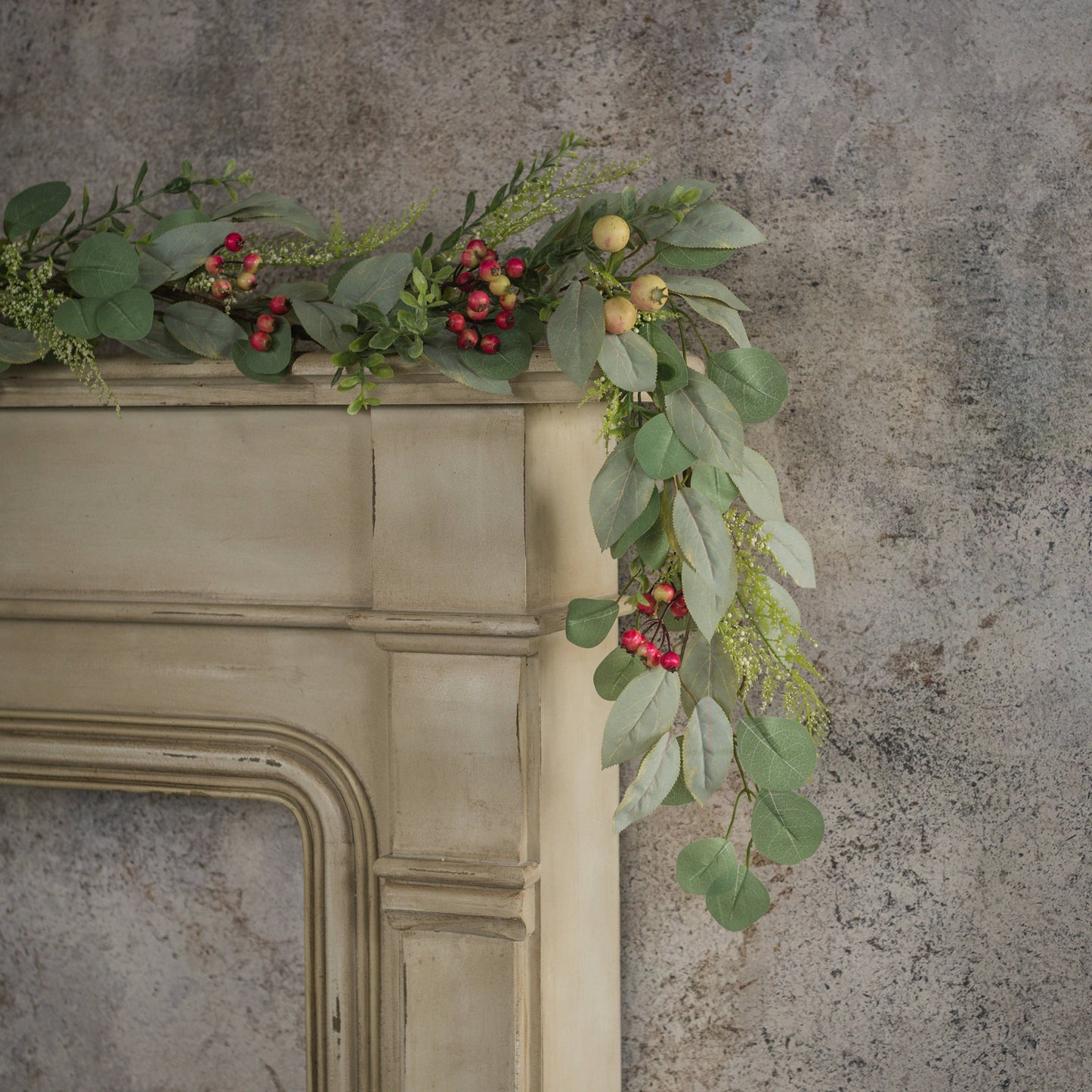 6' GREEN & PINK MIXED LEAVES W/ BERRIES GARLAND