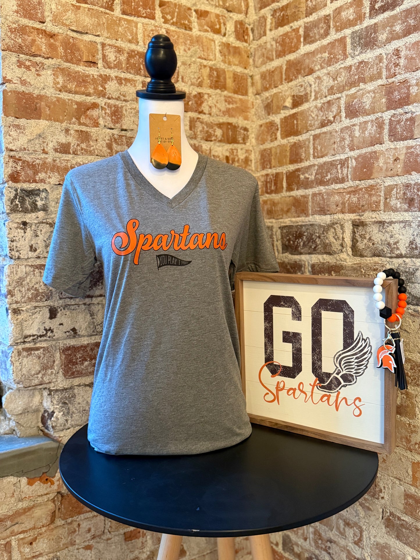 Solon Game Day Regular V-Neck Tee Small